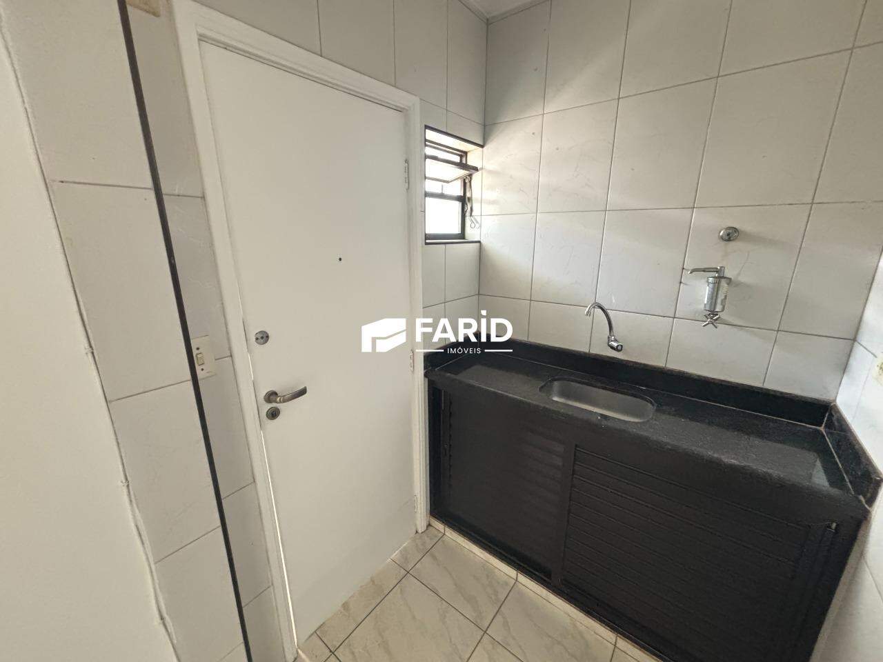 36,9 | 1 quarto | | 1 vaga: Cozinha