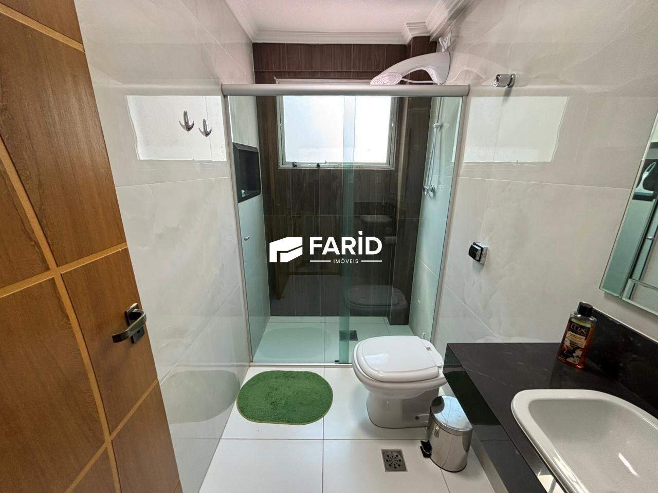 74,4 | 2 quartos | 1 suíte | 1 vaga: Banheiro social