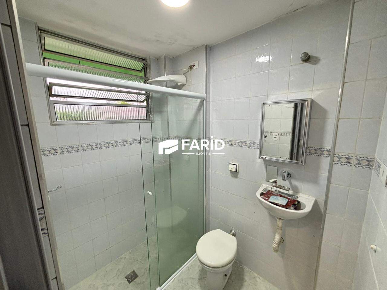 24 | 1 quarto | | 1 vaga: Banheiro