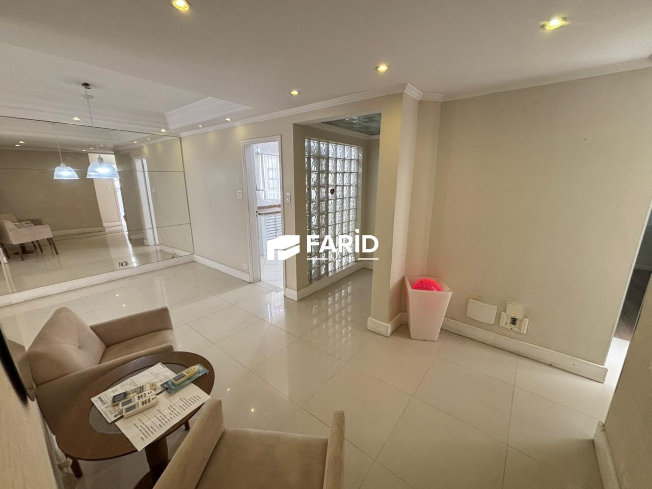 120 | 3 quartos | 1 suíte | 1 vaga: Hall de entrada