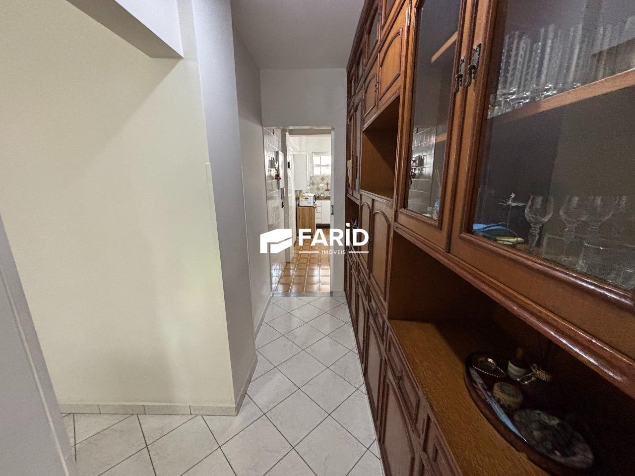 127 | 3 quartos | 1 suíte | 1 vaga: Corredor