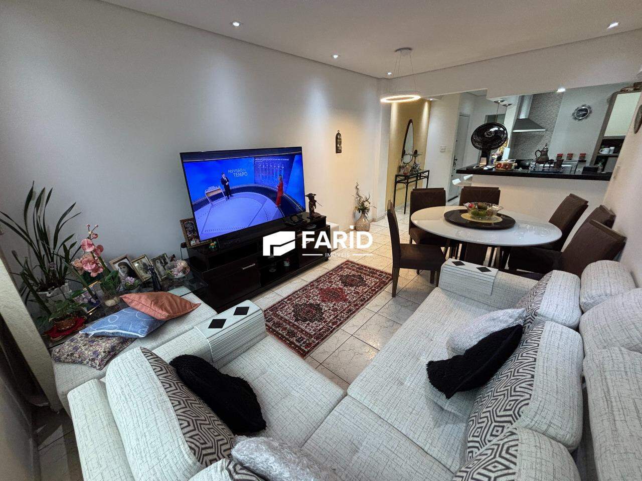 77 | 2 quartos | 1 suíte | 1 vaga: Sala