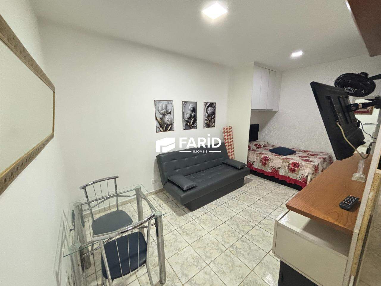 25 | 1 quarto | | 1 vaga: 