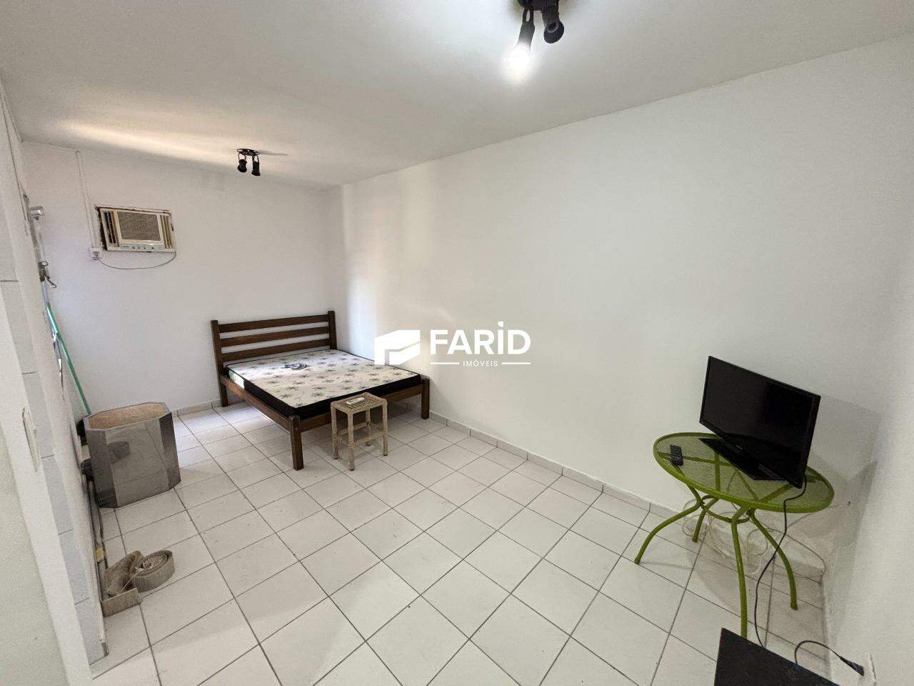 25 | 1 quarto | | 1 vaga: 