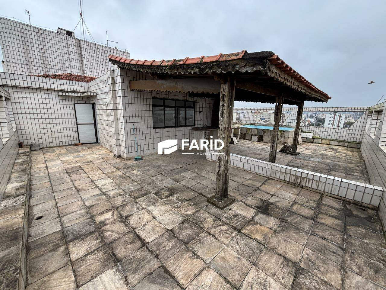 262,15 | 3 quartos | 2 suítes | 1 vaga: Terraço - pavimento superior
