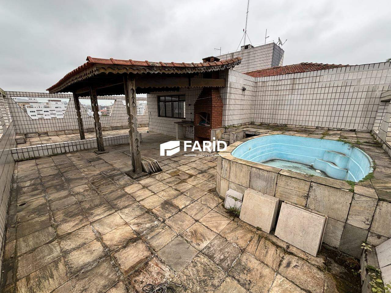 262,15 | 3 quartos | 2 suítes | 1 vaga: Terraço - pavimento superior