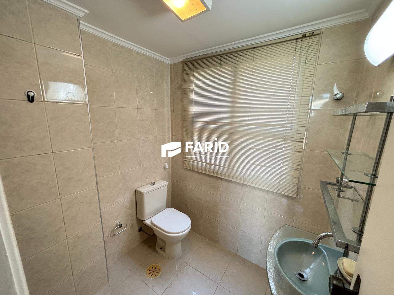 42,4 | 1 quarto | | 1 vaga: Banheiro