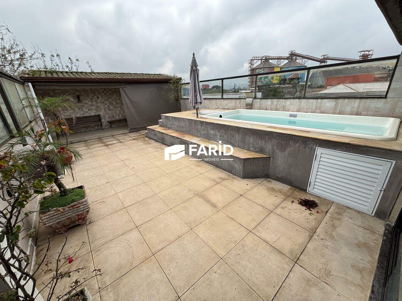 230 | 3 quartos | 1 suíte | 1 vaga: Pavimento 2 (cobertura): terraço com piscina