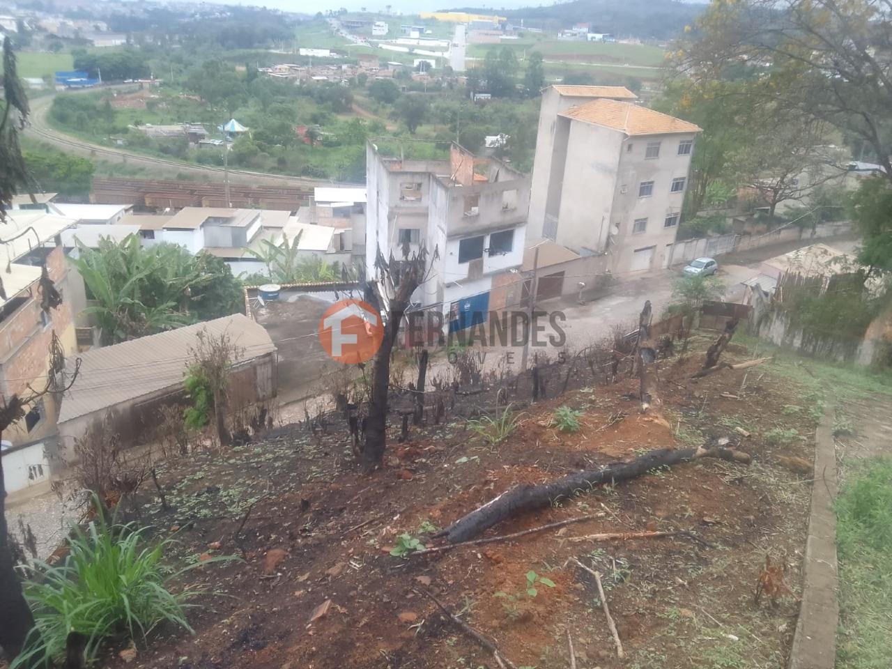 Lote à venda no Queluz: 