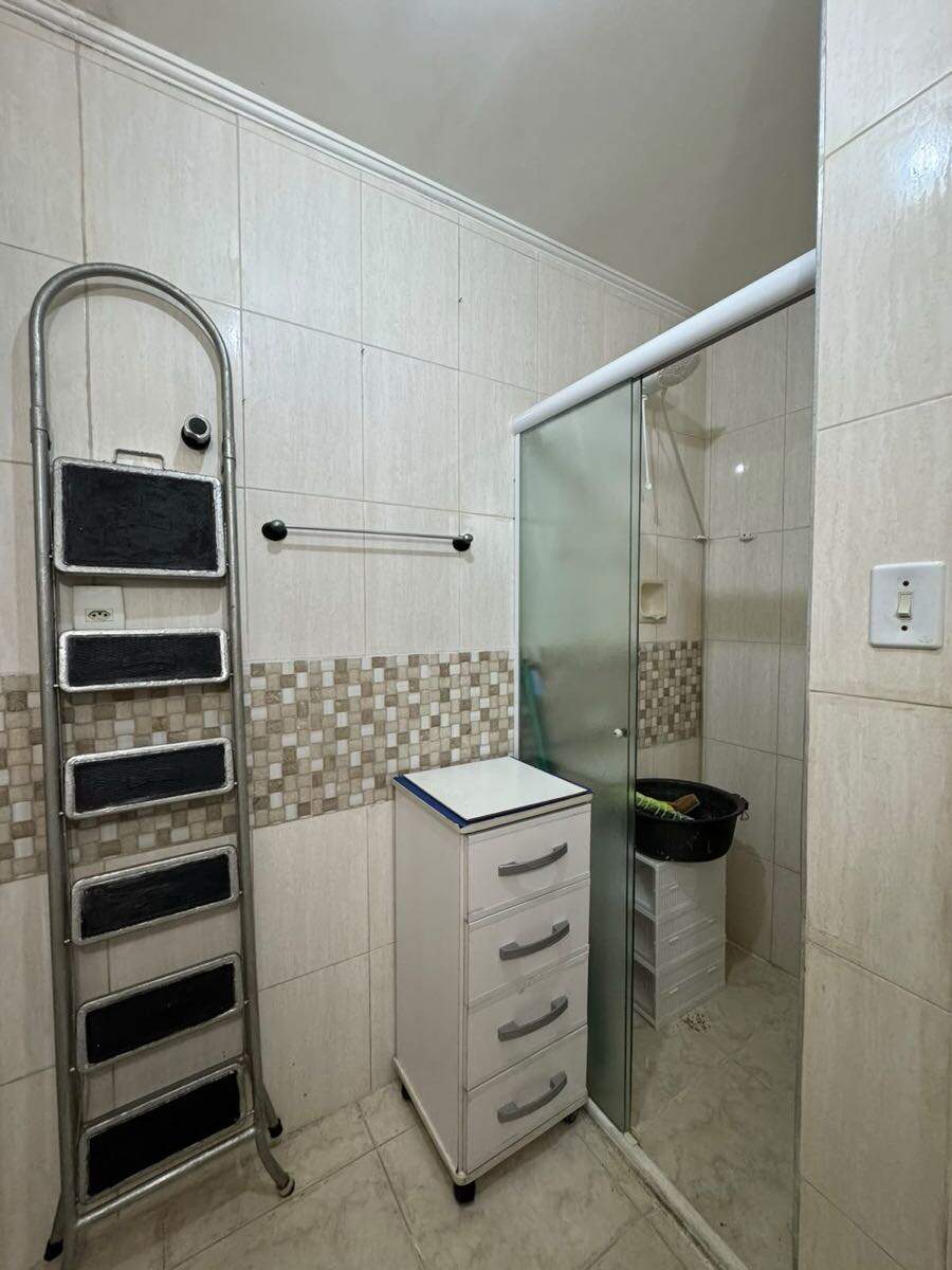 Apartamento à venda no Centro: BANHEIRO BOX