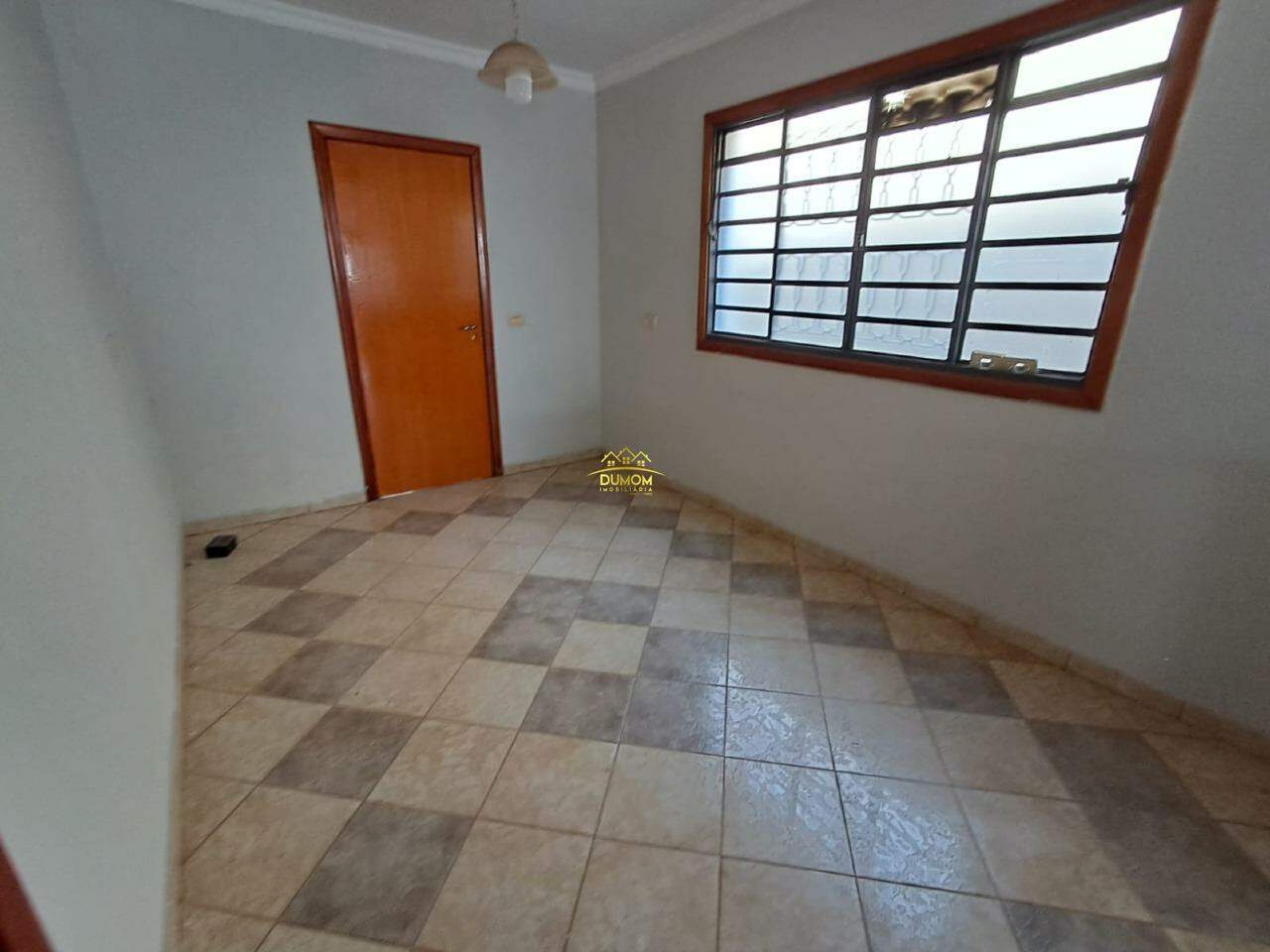 SOBRADO para aluguel no CENTRO: 