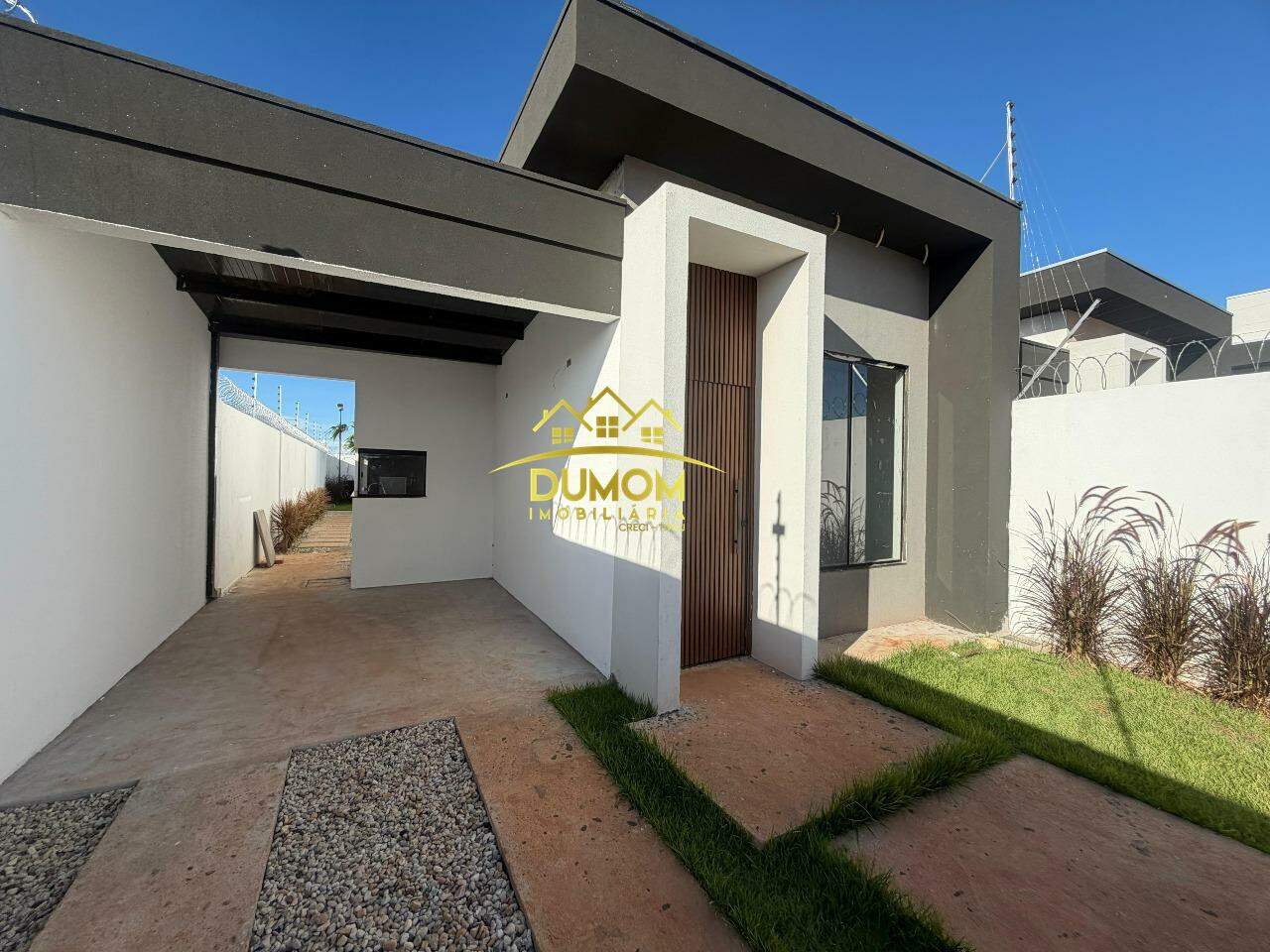 Casa à venda no BAIRRO SANTA HELENA: 