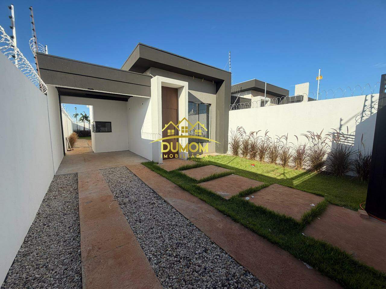 Casa à venda no BAIRRO SANTA HELENA: 