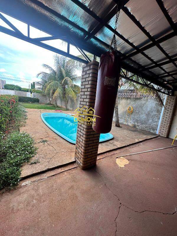Casa à venda no PARQUE DAS MANGUEIRAS: 