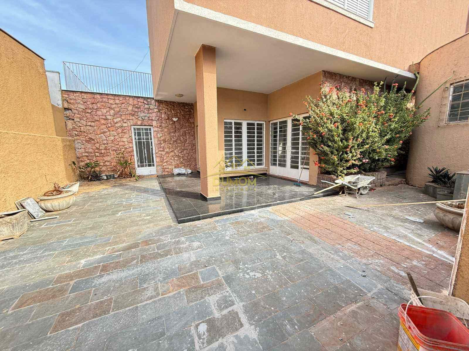 CASA COMERCIAL para aluguel no CENTRO: 