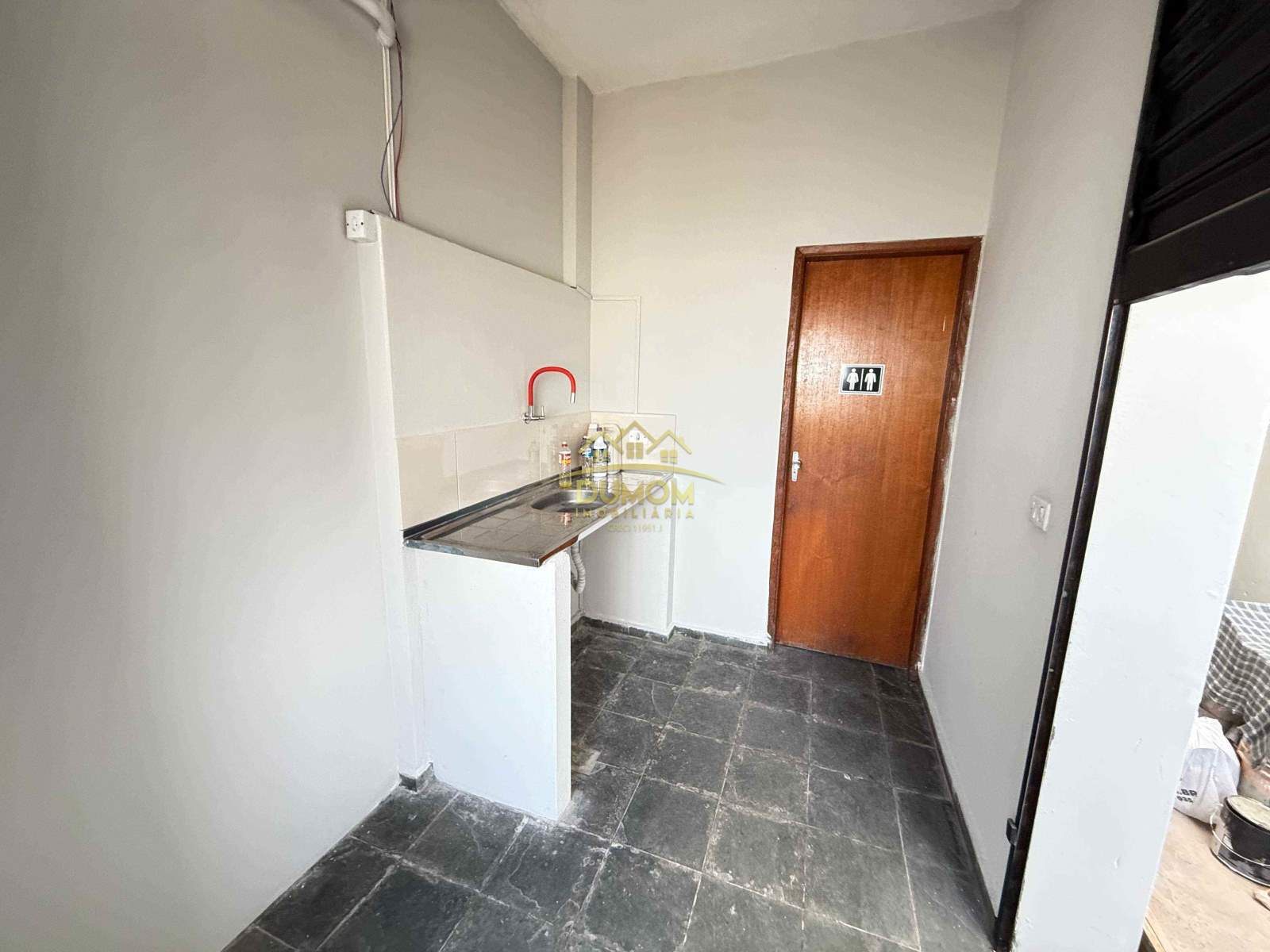 SALA COMERCIAL à venda no COLINOS: 