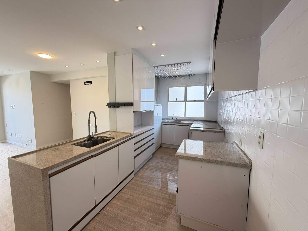 Apartamento à venda, 3 quartos, 1 suíte, 1 vaga, Itapuã - Vila Velha/ES — foto 4