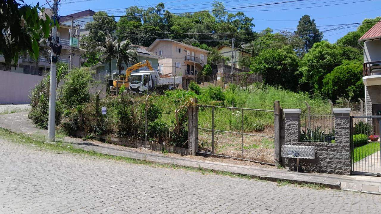 Terreno à venda no Santo Antão: 