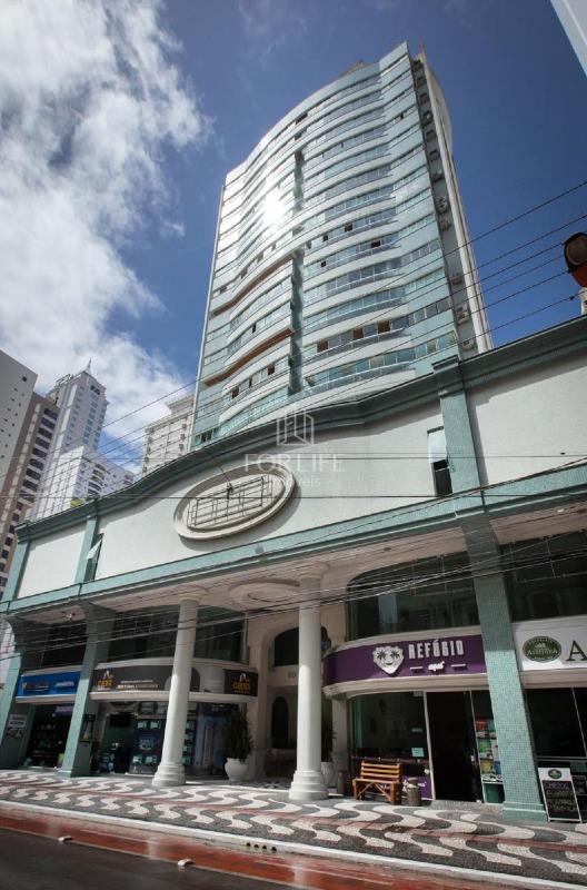 Sala à venda no Centro: 