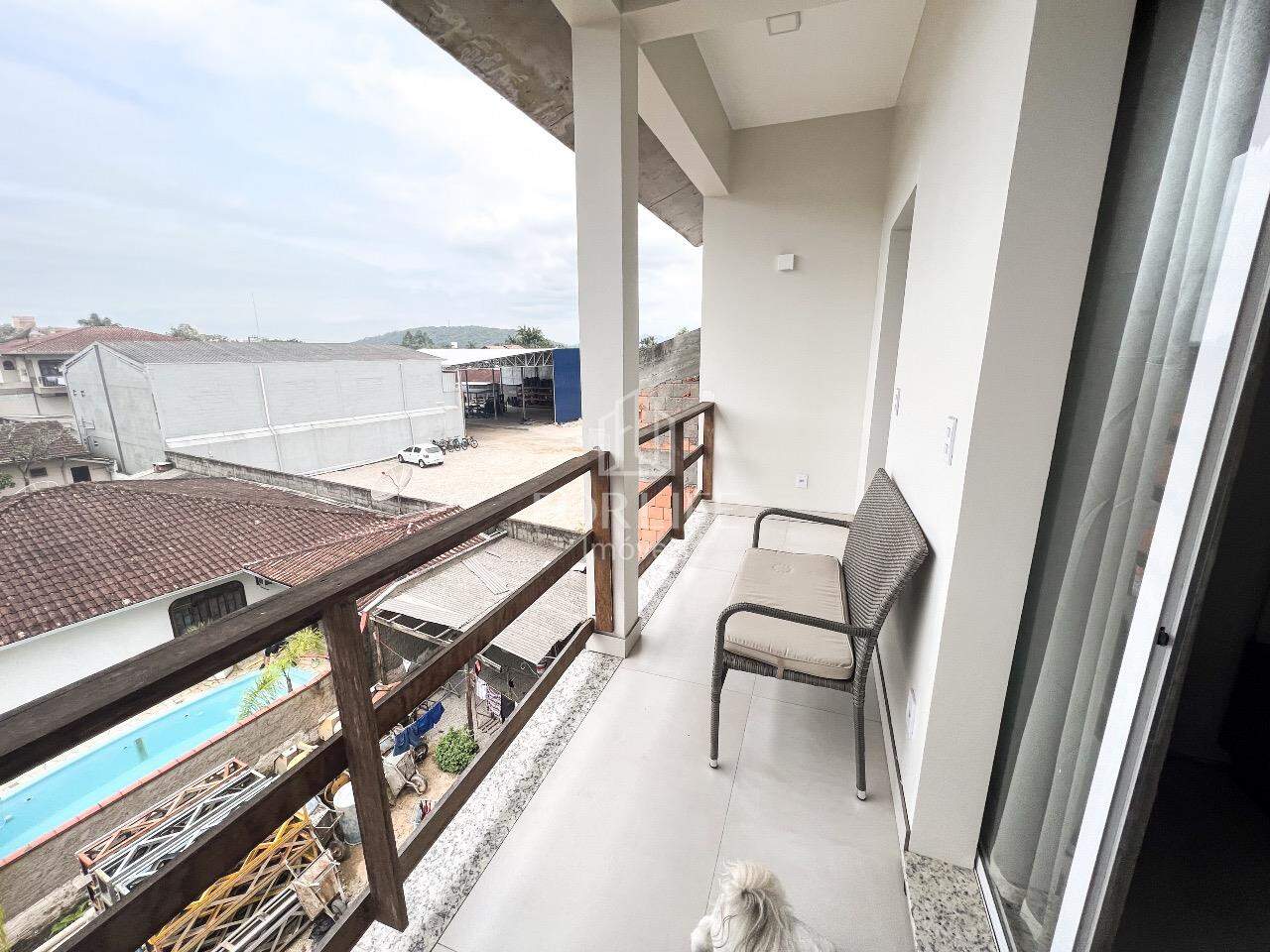 Casa à venda no Coloninha: 