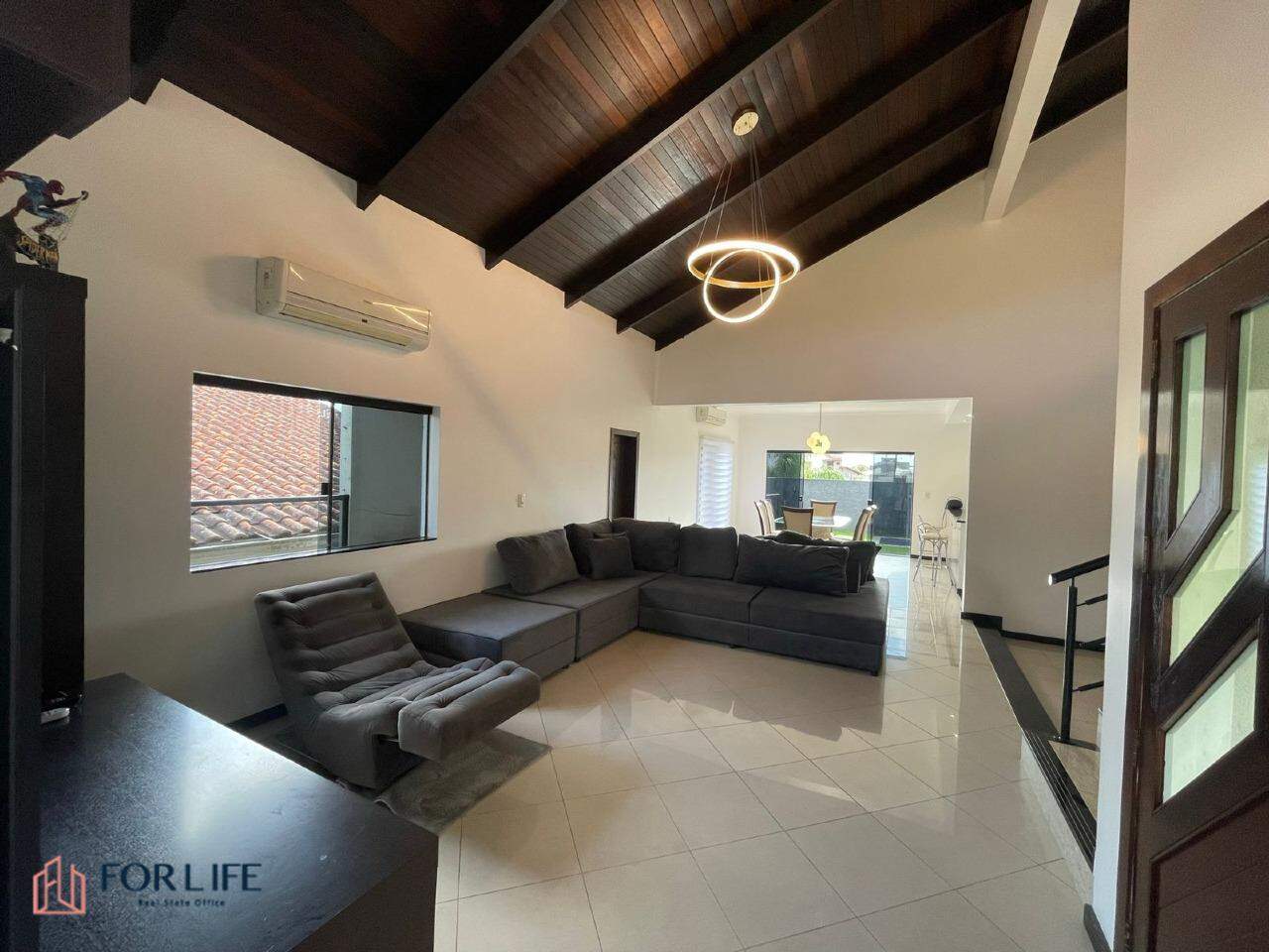 Casa à venda no Centro: 