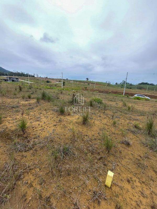 Terreno à venda no Santa Terezinha: 
