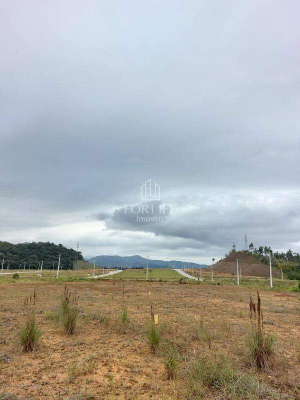 Terreno à venda no Santa Terezinha: 