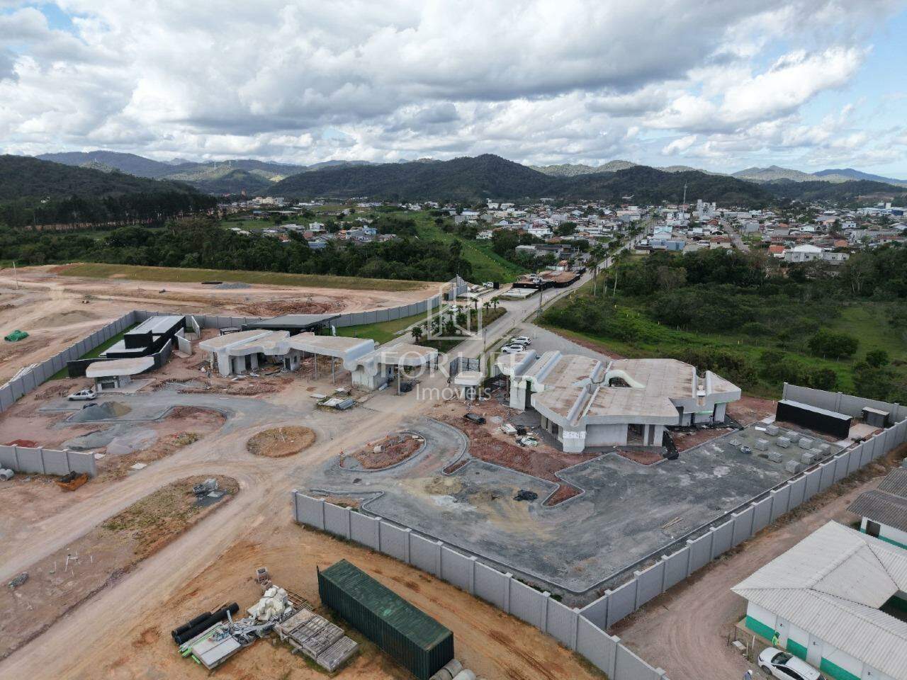 Terreno à venda no Figueira: 