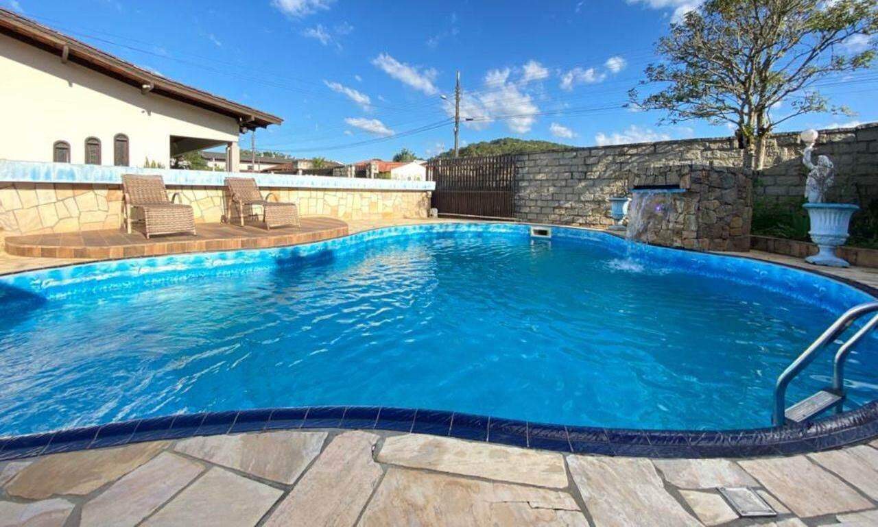 Casa à venda no Coloninha: 