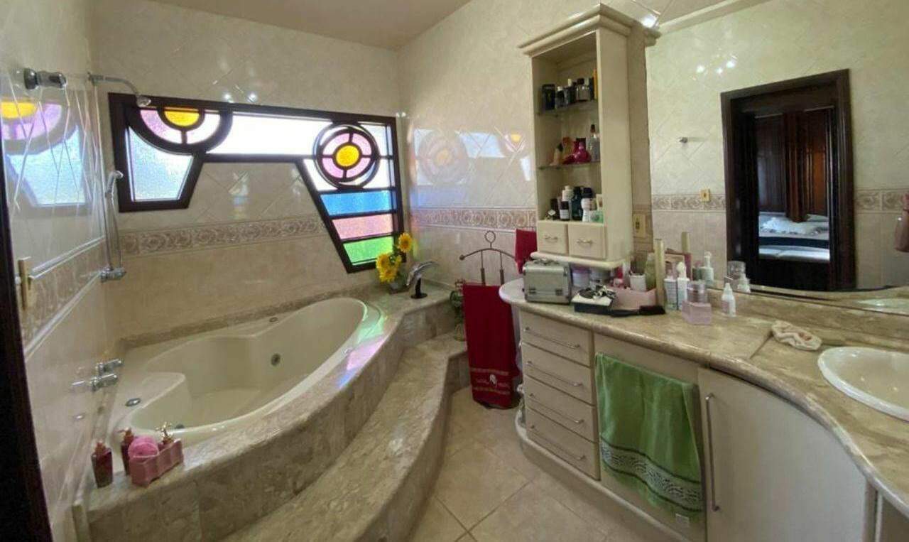 Casa à venda no Coloninha: 