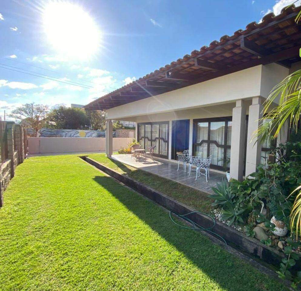 Casa à venda no Coloninha: 