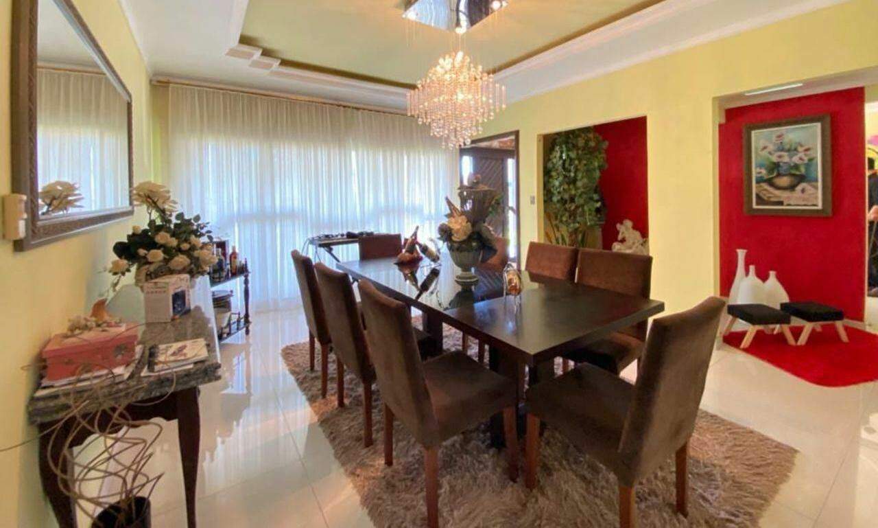 Casa à venda no Coloninha: 