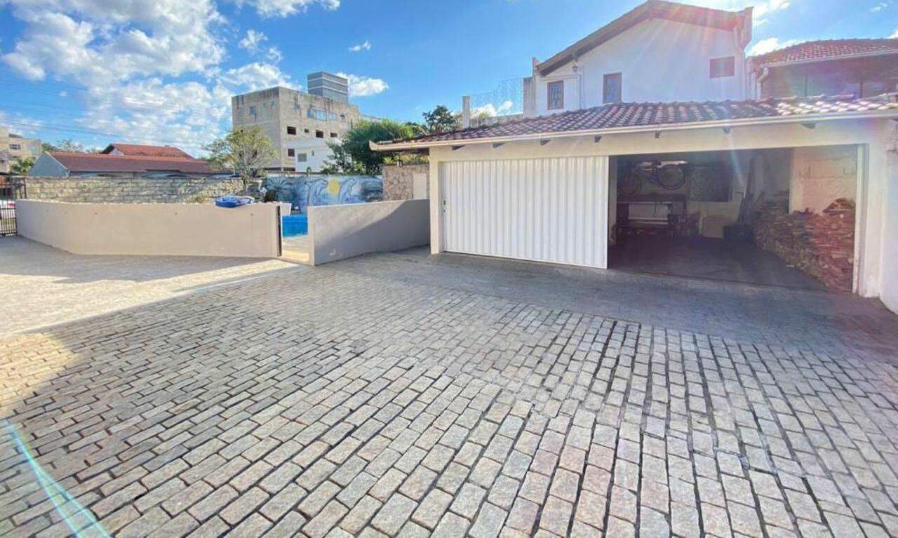 Casa à venda no Coloninha: 