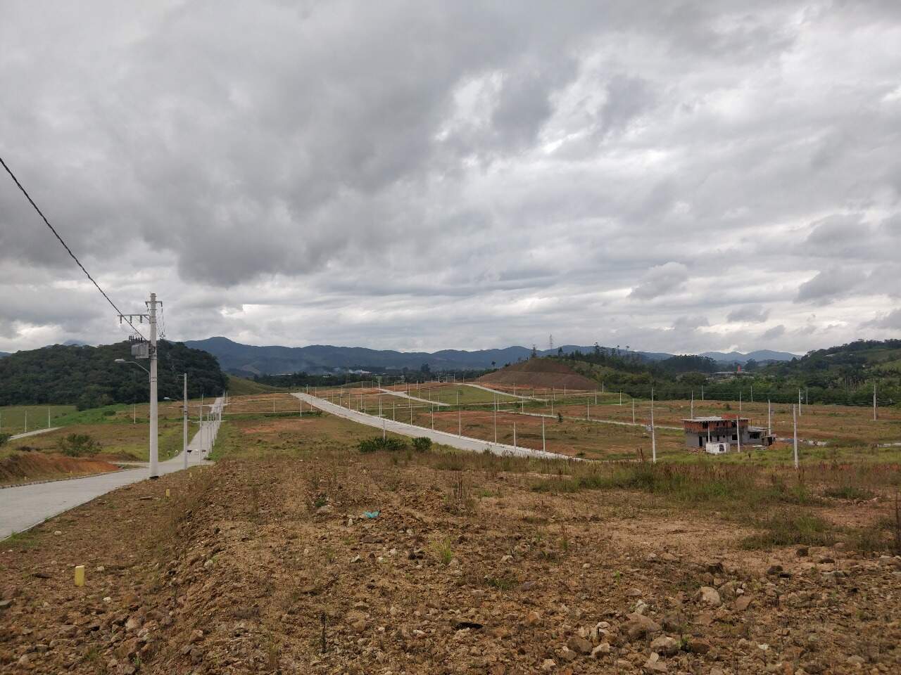 Terreno à venda no Poço Grande: 