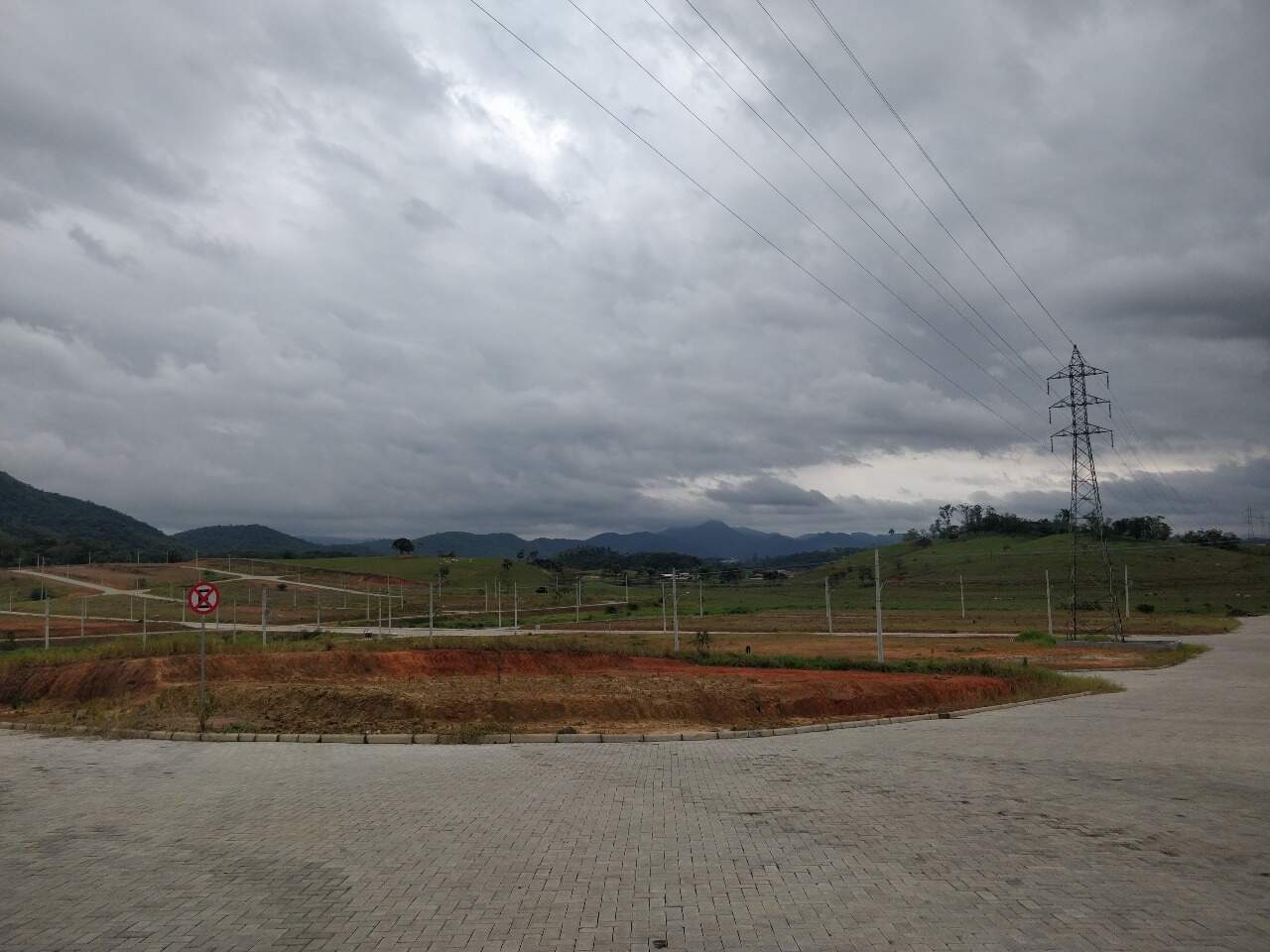 Terreno à venda no Poço Grande: 