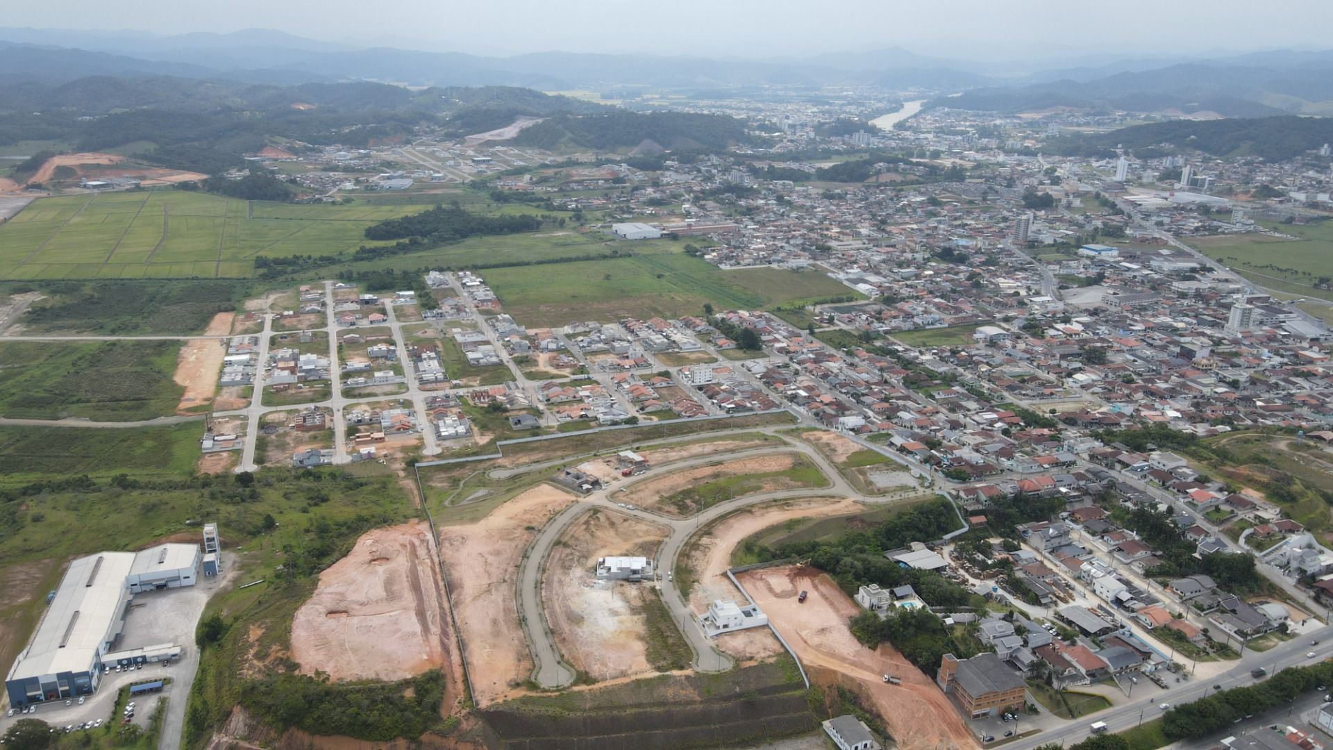 Terreno à venda no Santa Terezinha: 