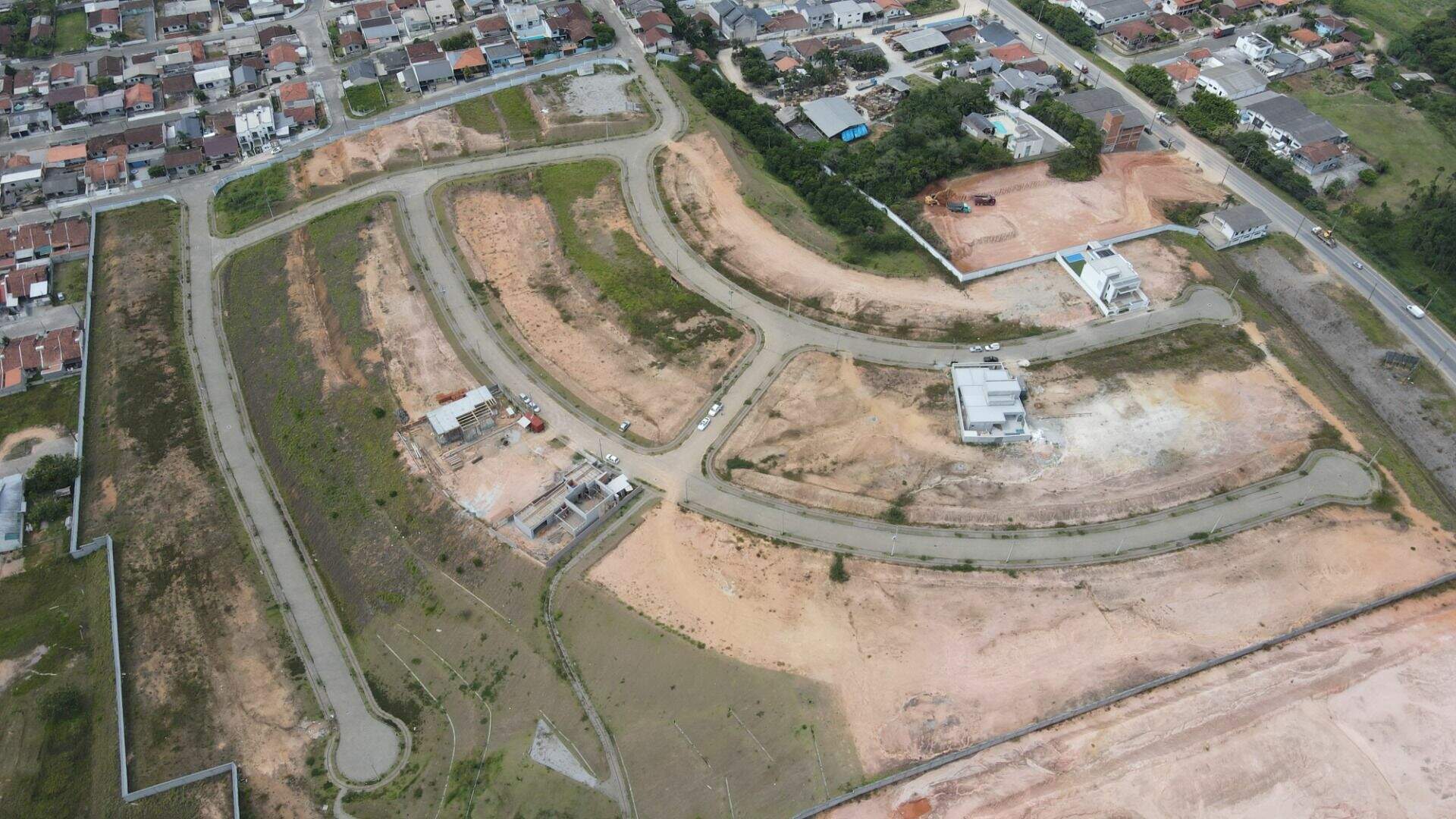 Terreno à venda no Santa Terezinha: 