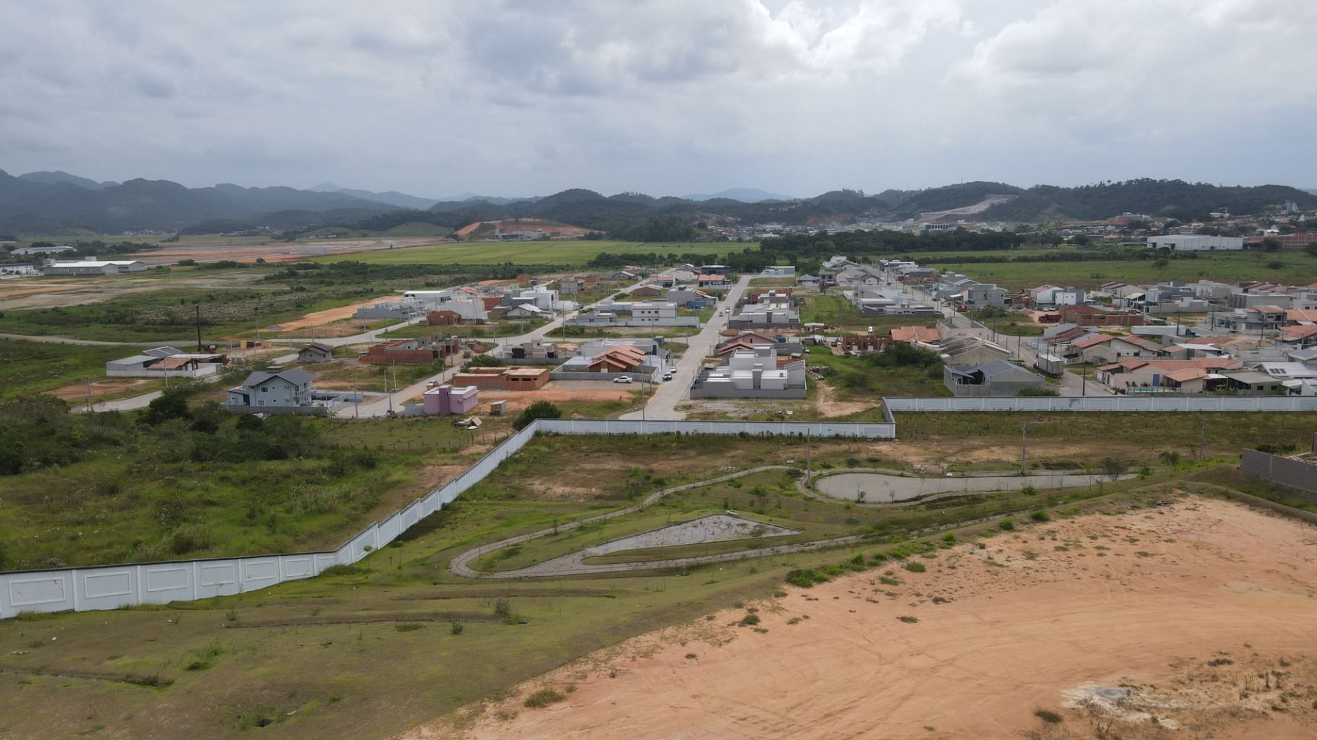 Terreno à venda no Santa Terezinha: 