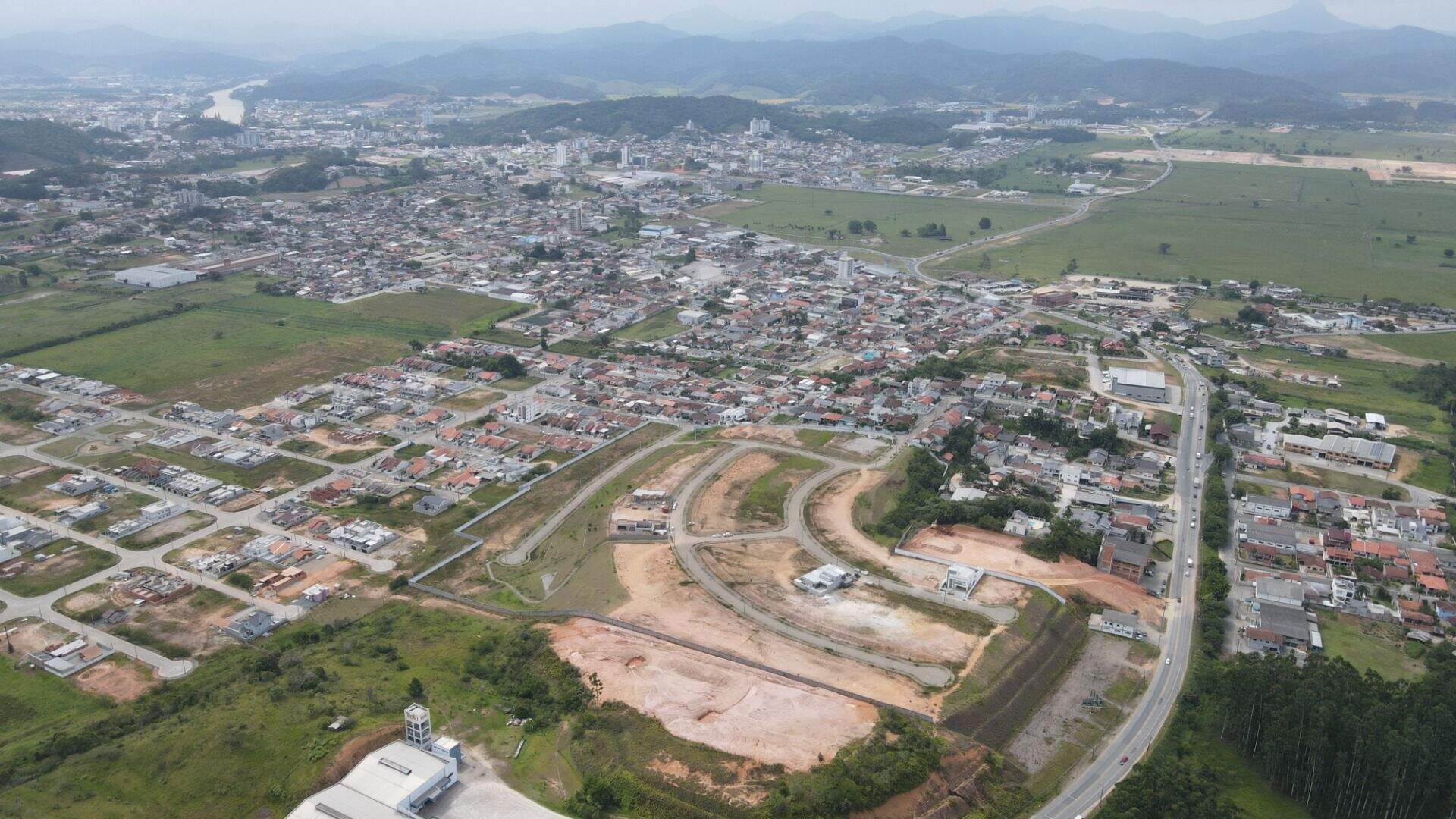 Terreno à venda no Santa Terezinha: 