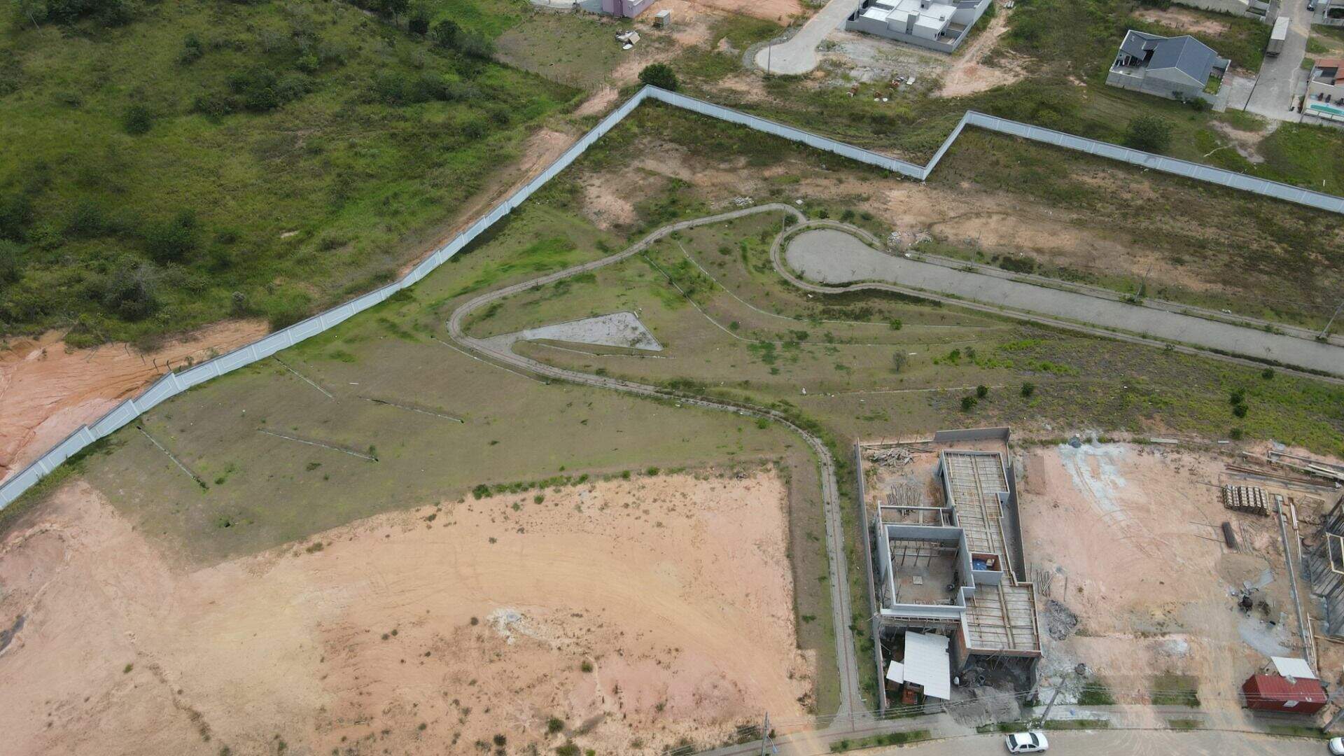Terreno à venda no Santa Terezinha: 