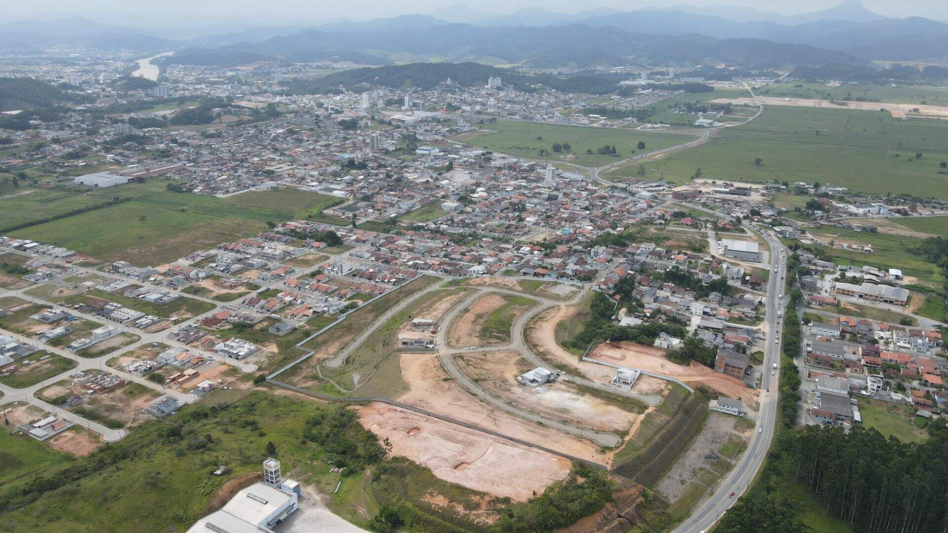 Terreno à venda no Santa Terezinha: 