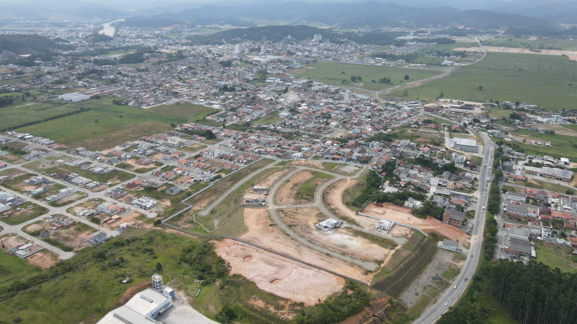 Terreno à venda no Santa Terezinha: 
