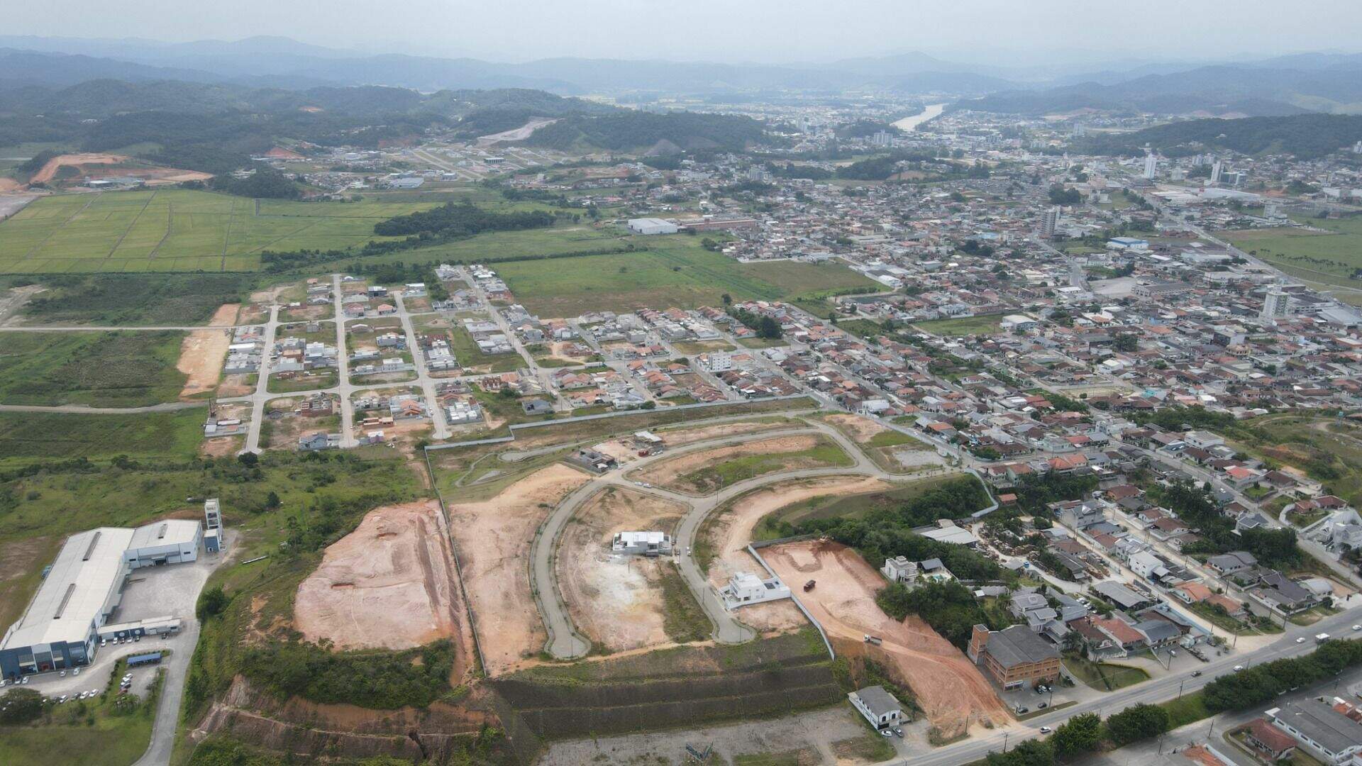 Terreno à venda no Santa Terezinha: 