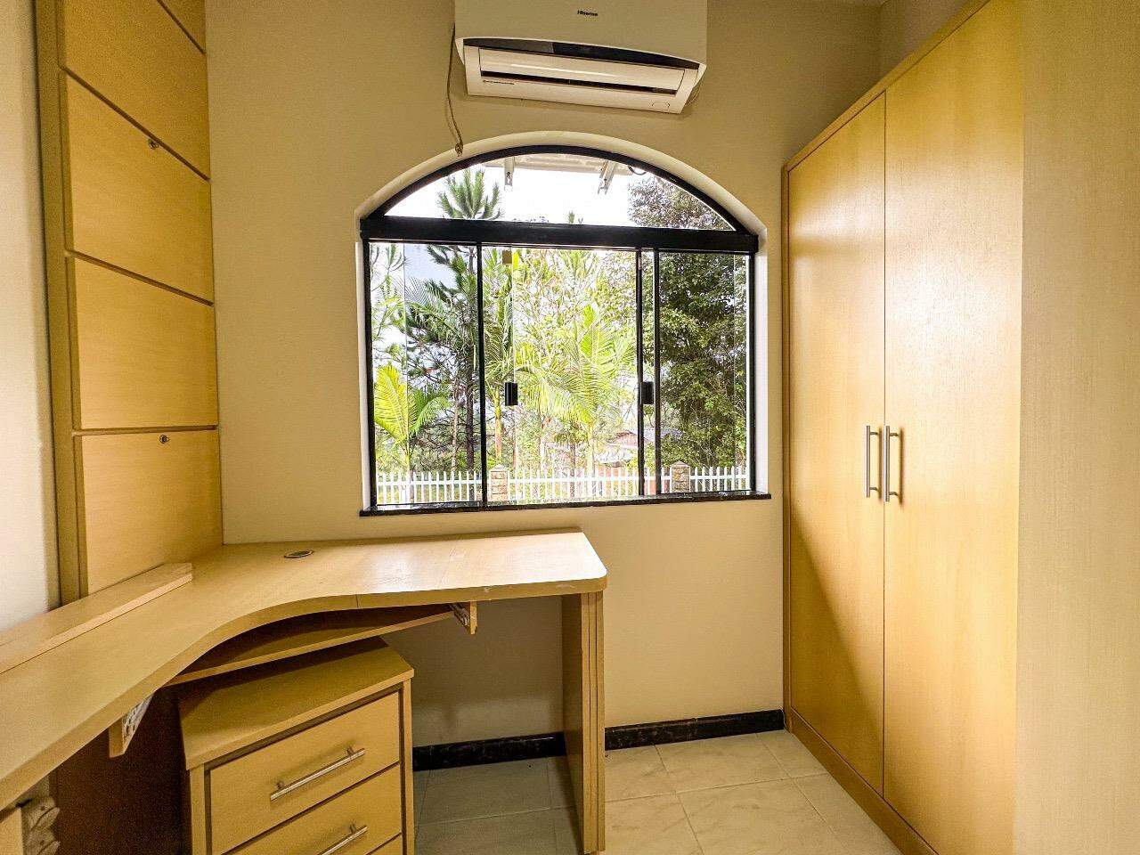 Casa à venda no Figueira: 