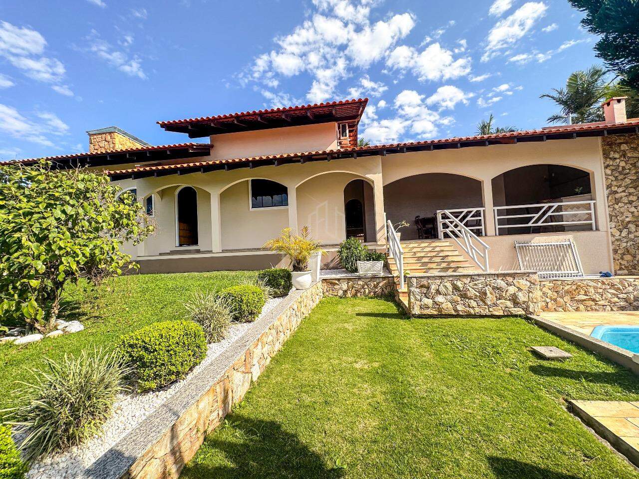 Casa à venda no Figueira: 