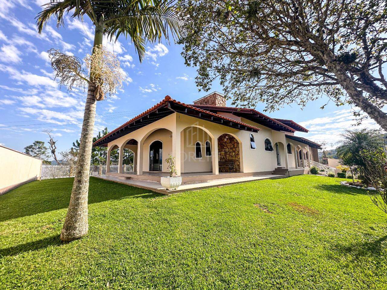 Casa à venda no Figueira: 