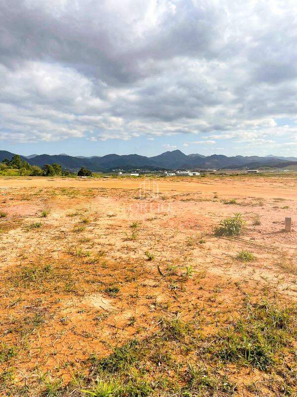 Terreno à venda no Santa Terezinha: 