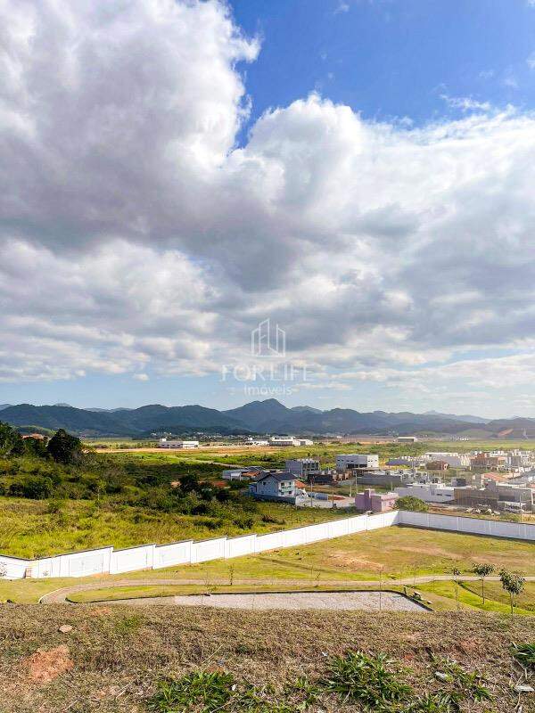 Terreno à venda no Santa Terezinha: 