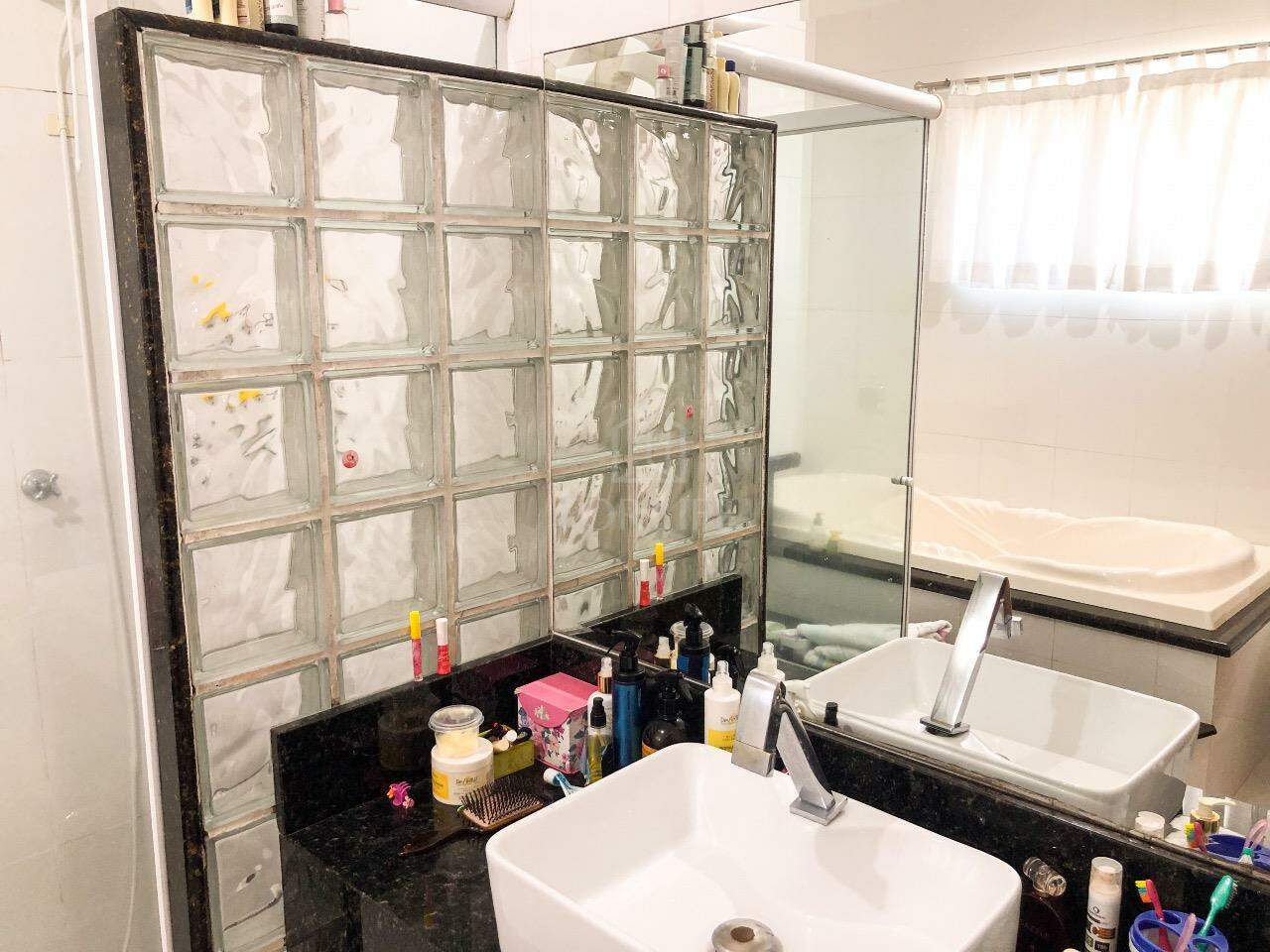 Casa à venda no Coloninha: 