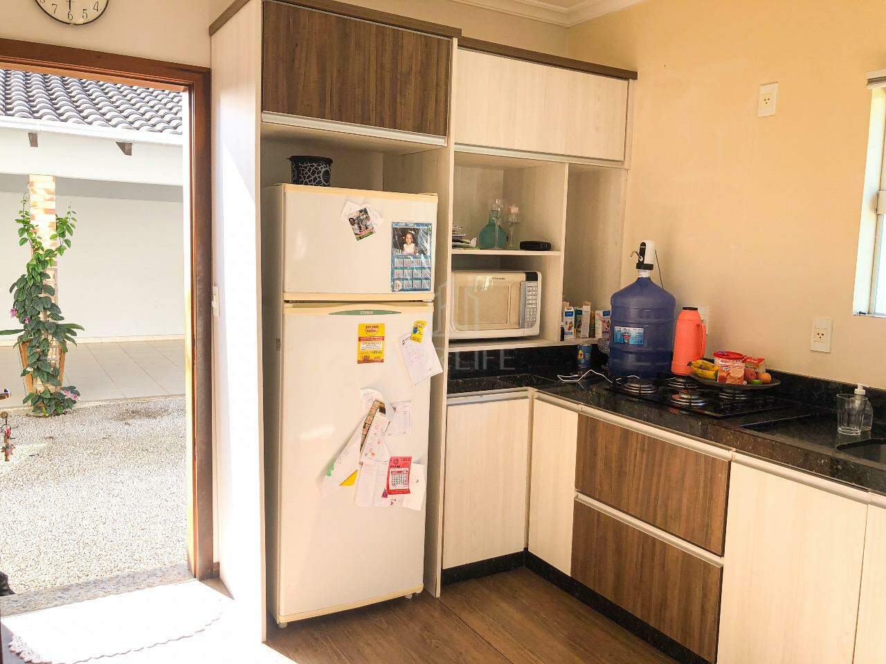 Casa à venda no Coloninha: 